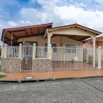 3-bedroom house with patio