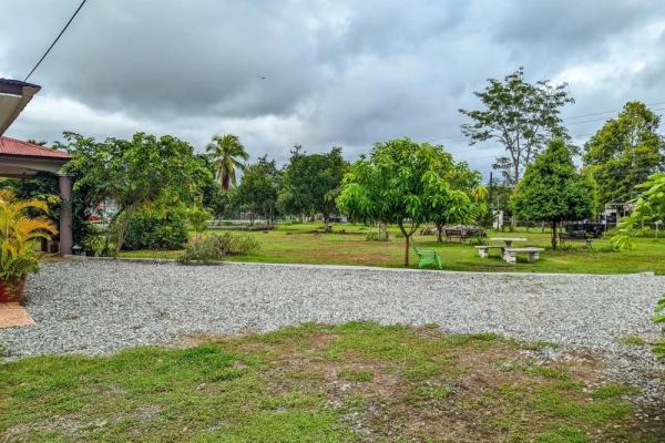 Roadside property with 2,906 m² in dolega