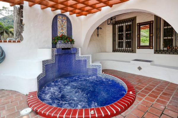 Venta de residencia tipo hacienda con ríos y senderos vía al valle de antón