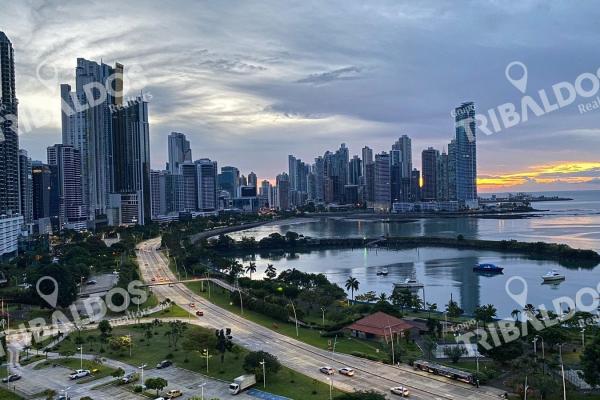 Hermoso apartamento en ave. balboa, ph sky residence con vista al mar