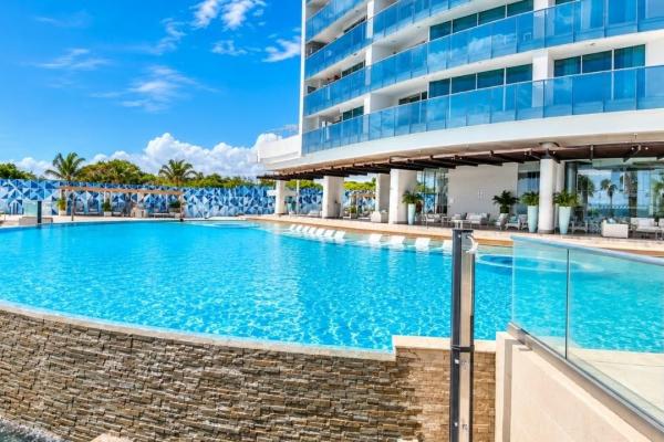 2-bedroom apartment | ocean waves | nueva gorgona