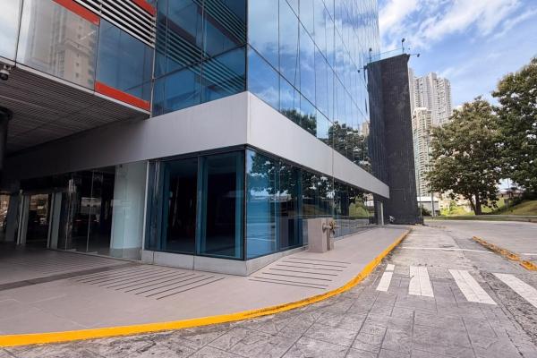 Local planta baja oceania business plaza - 526 m2