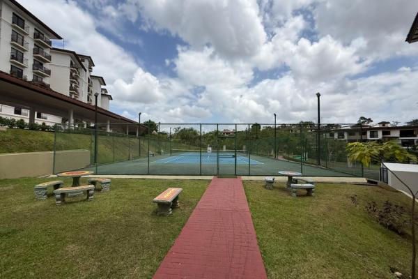 Venta de apartamento en embassy village albrook