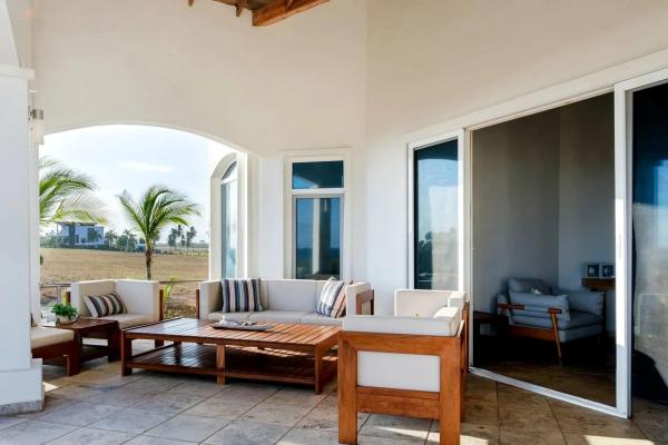 Beachfront mansion with pool in la barqueta