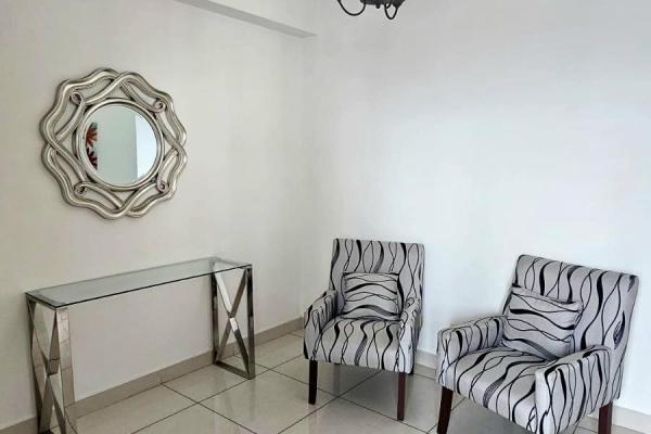 Apartment with sea views in ph allure