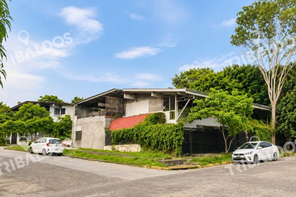 Sale of commercial or residential house in los angeles betania