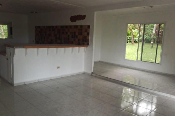 Península with house and ocean access