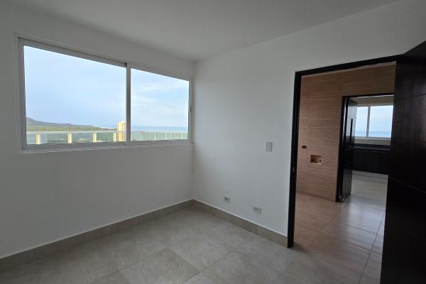 Venta de apartamento en ocean waves nueva gorgona