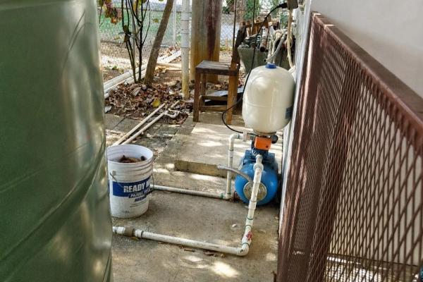 Se vende propiedad de 8 habitaciones con zonificación comercial