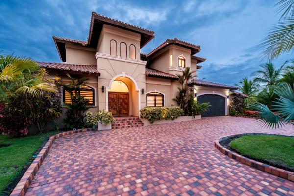 Beachfront home for sale in las olas resort panama
