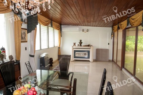 Venta de casa con amplio terreno en altos del golf, parque lefevre