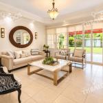 Venta de casa en costa del este con cocina remodelada