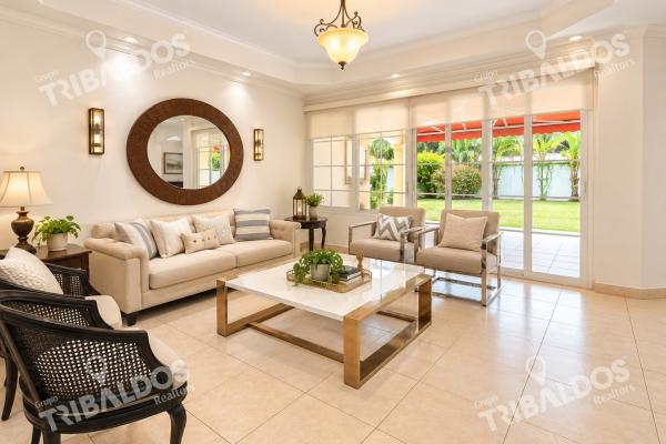 Venta de casa en costa del este con cocina remodelada