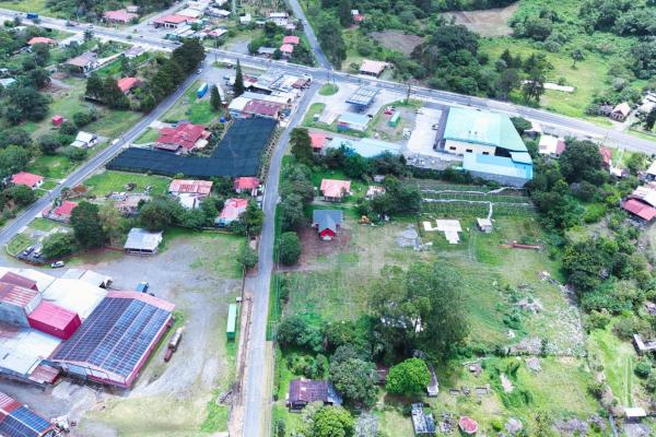 Casa nueva de madera en preventa en volcán, chiriquí