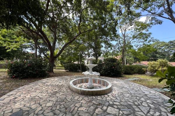 House usd325,000.00 inside coronado golf course