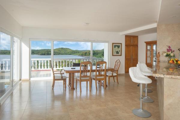 Beachfront 4-bedroom home with pool in boca chica