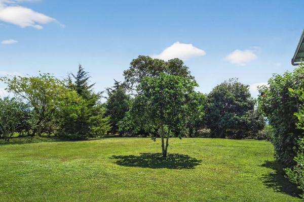 Finca campestre con múltiples edificaciones en palmira