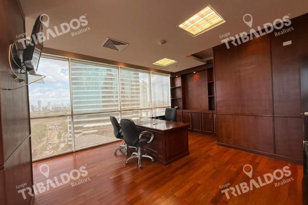 Office rental at capital plaza costa del este
