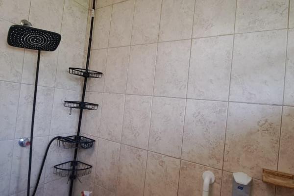 4 bedroom house with private pool and jacuzzi