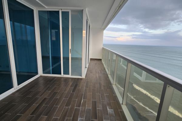 Venta de apartamento en ocean waves nueva gorgona
