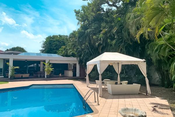 Venta o alquiler de casa en altos del golf