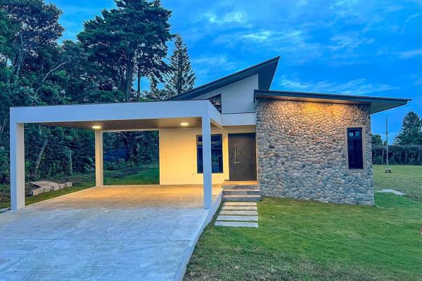 Contemporary home for sale in alto boquete