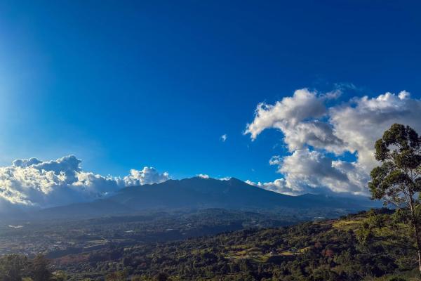 Mountain view lot for sale in jaramillo, boquete