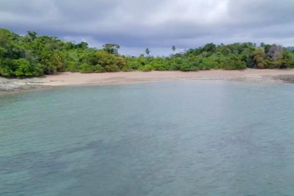 Land in isla del rey, playa mateo