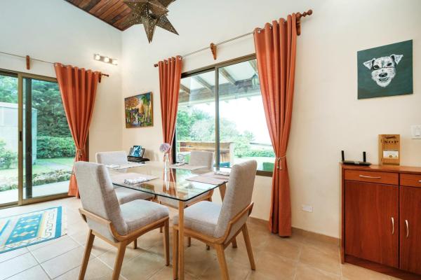Casa en boquete con casita y vistas impresionantes al volcán