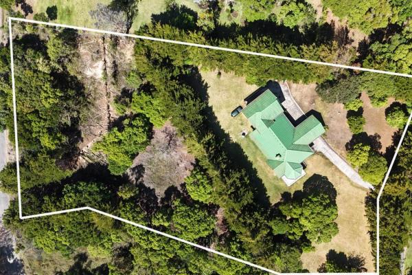 Mountain living surrounded by nature in volcancito