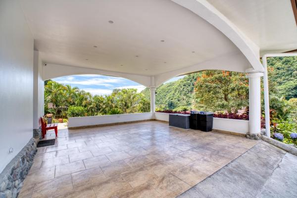 Casa de lujo con jardines en valle escondido boquete