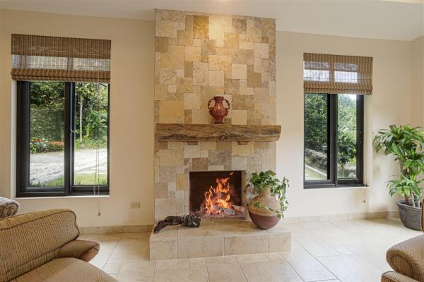 Luxurious estate residence in valle escondido