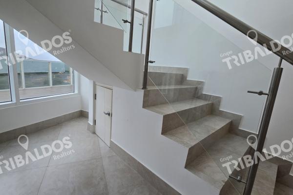 Sale of apartment in ocean waves nueva gorgona
