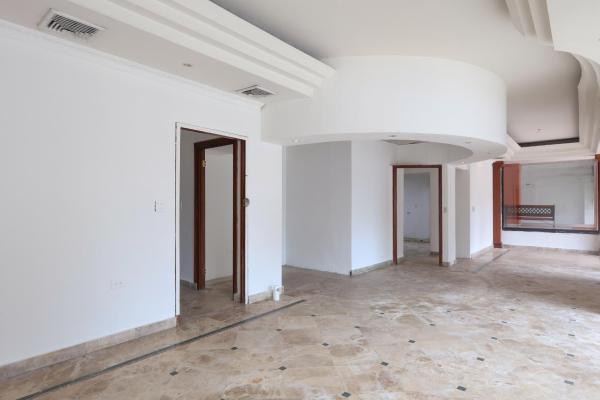 Commercial premises for sale in tumba muerto