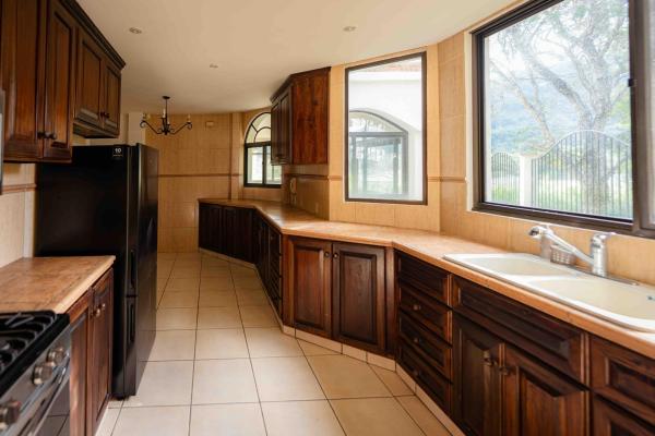 Se vende casa unifamiliar adosada de 2 recamaras en boquete
