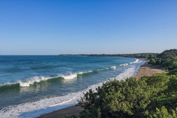 Costa pedasí beachfront lot – 35m premium frontage