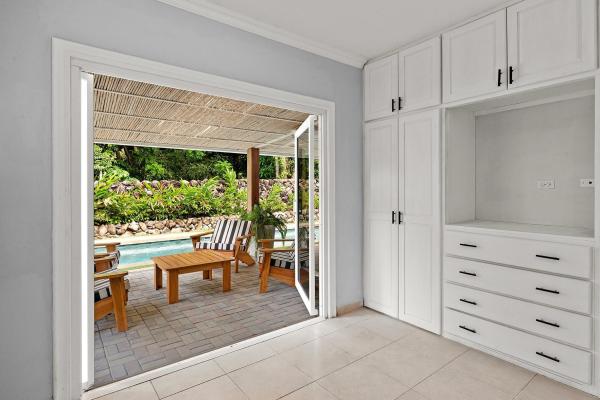 Casa con piscina de agua salada en dolega panamá