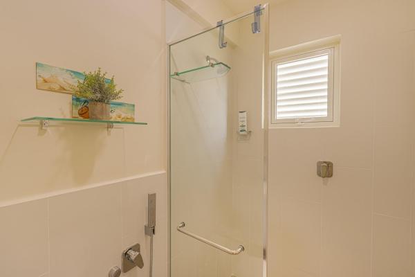 Furnished 2-bedroom beach home in playa caracol
