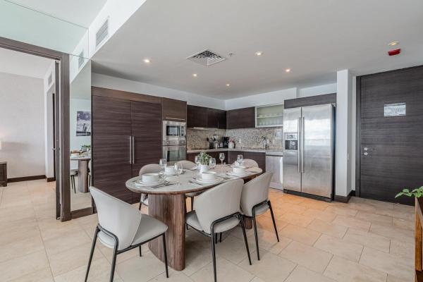 Comfortable high-floor 2-bedroom apartment