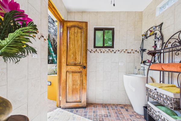 Casa tropical de 3 dormitorios hacienda pacifica