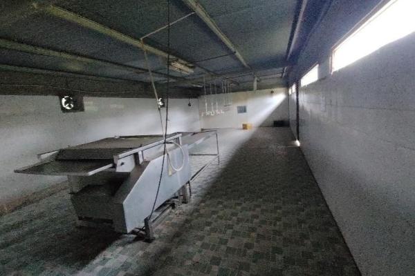 Granja de 13.6 ha con casa, galeras y río en natá, coclé
