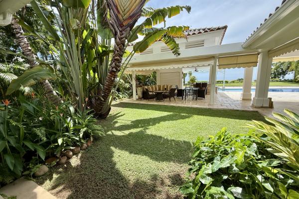 Sale of ocean view house, bijao