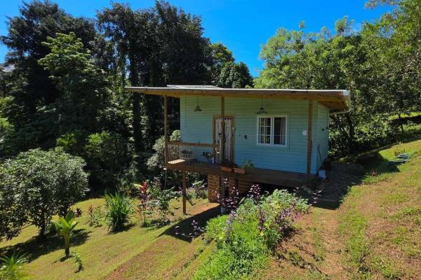 Coral bay bungalows - luxury overwater resort