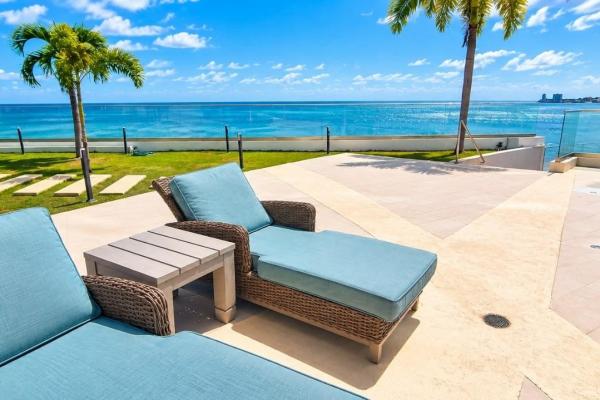 2-bedroom apartment | ocean waves | nueva gorgona