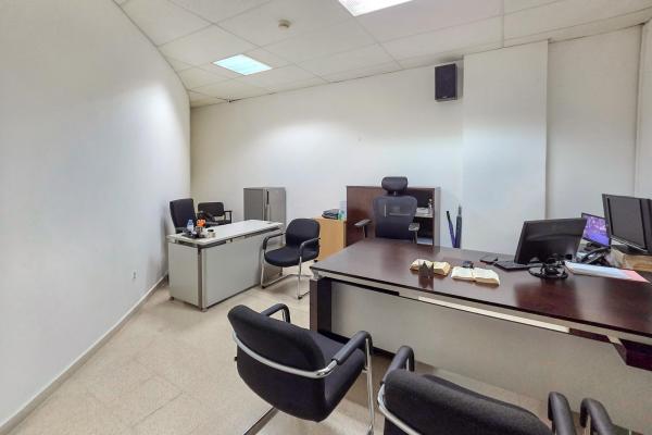 Commercial premises for sale in tumba muerto