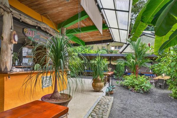 Restaurante y local comercial llave en mano