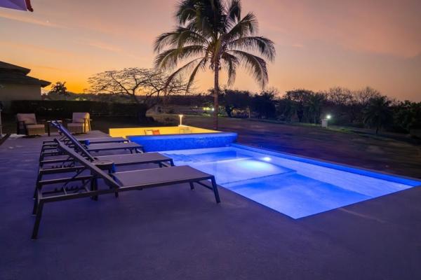 Casa moderna con vista al mar en andromeda estates pedasi