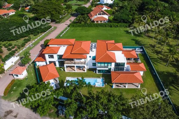 Se venden 2 casas en un mismo terreno en ph punta barco village