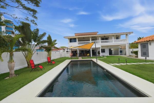 Oceanfront estate — playa malibu, panama