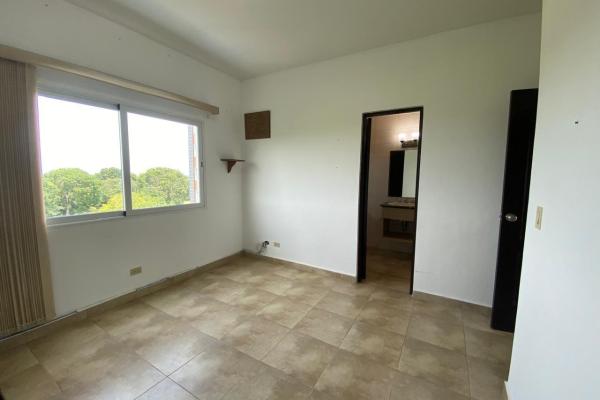 Apartamento de 4 habitaciones en edificio ph el alcazar, en coronado golf